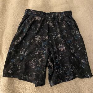 Lululemon Pacebreaker shorts 7”
